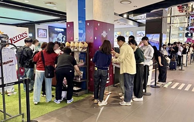 Pop-Ups Starring K-Pop Idols and Viral Characters Lure Young Shoppers to Department Stores
