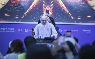 Malaysian Lawmaker Decries Korean DJ’s Performance in Buddhist Monk Attire