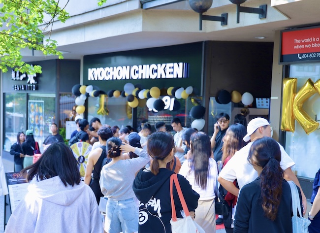 Fried Chicken Franchise Kyochon Opens 1st Store in Canada