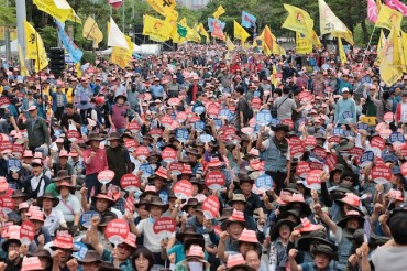 South Korean Cattle Farmers Protest Economic Hardship, Demand Government Support