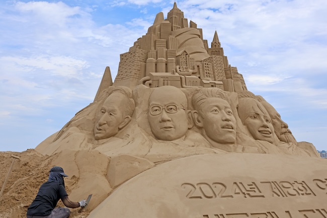 Pohang Beach to Host Sand Festival Featuring Local Icons and Pop Culture