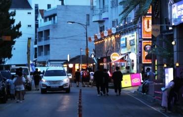 As Heatwaves Drive Beachgoers to Gangwon, One Popular Surf Town Sees Decline