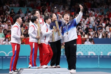 North Korean Olympic Athletes Receiving Samsung Smartphones Could Violate U.N. Sanctions: Seoul