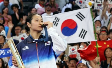 Badminton Star Captures Women’s Singles Gold; Pistol Shooter Nabs 6th Medal for S. Korea