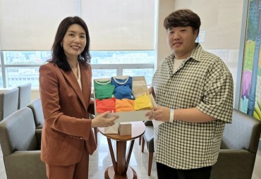 Yoon Sends Congratulatory Gift, Letter to Parents of Newborn Quintuplets