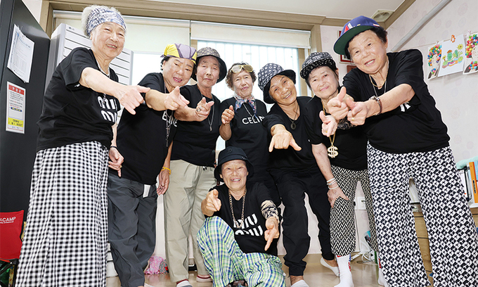 Grandma Rapper, 87, Honored with Hip-Hop Send-Off in South Korea