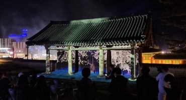 Historic Korean Government Complex Draws Record Crowds with Digital Light Show