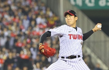 Confident Pitcher Thriving on Adrenaline Rush of KBO Postseason