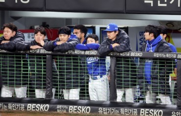 Lions Desperately Seeking Offense after Falling into Korean Series Hole