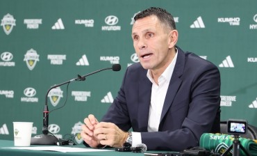 Gus Poyet Takes Helm at Jeonbuk Hyundai, Aims to Rebuild Struggling Team