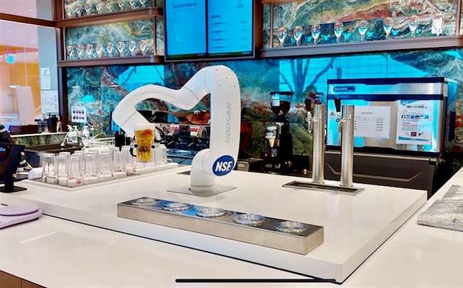 Robot Bartenders Make Their Debut at South Korean Airports