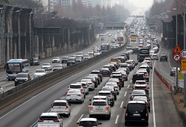 Over 34 Mln People Expected to Travel during Lunar New Year Holiday Period