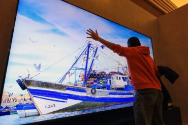 Samsung and LG Showcase AI-Powered TVs at CES 2025, Elevating Personalized Viewing Experiences