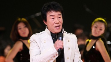 Trot Singer Song Dae-kwan Dies at 79