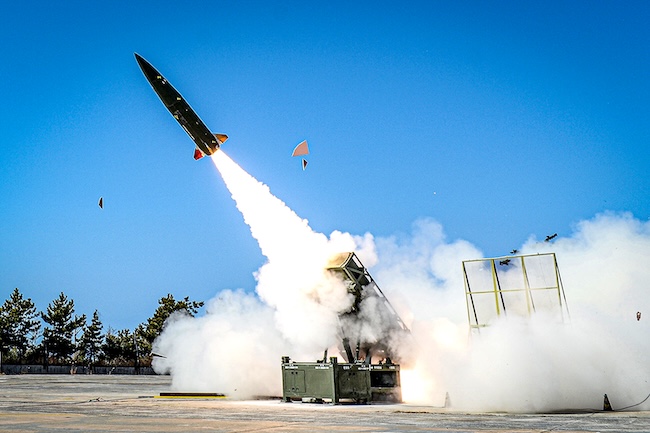 Military Deploys New Homegrown Bunker Buster Missile amid N.K. Threats