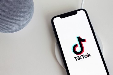 Social Media Users, Especially on TikTok, Largely Scroll to Pass Time