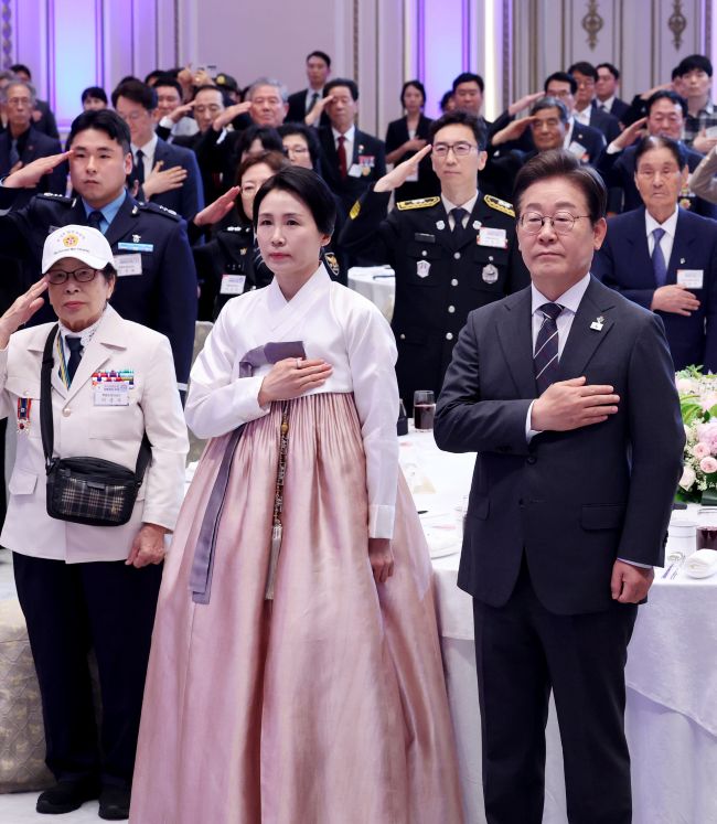 Lee Stresses National Security, Vows Proper Compensation For Veterans