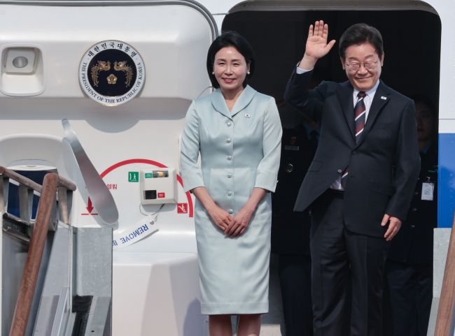 Lee Heads For Canada To attend G7 summit