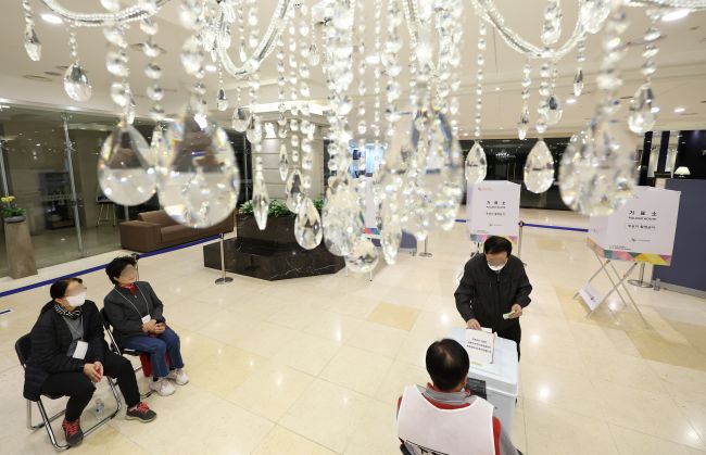 Wrestling Gyms to Wedding Halls: South Korea’s Quirky Polling Stations Steal Spotlight Ahead of Presidential Election Wrestling Gyms to Wedding Halls: South Korea’s Quirky Polling Stations Steal Spotlight Ahead of Presidential Election