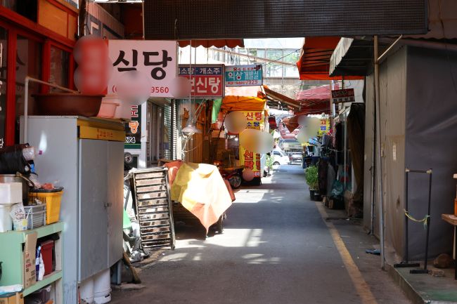 Dog Meat Ban Sparks Backlash Among Daegu Market Vendors Over Inadequate Compensation Dog Meat Ban Sparks Backlash Among Daegu Market Vendors Over Inadequate Compensation