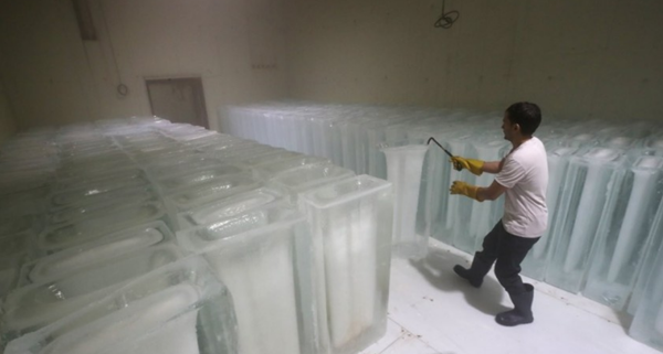 As Ice Shops Vanish, One Veteran Vendor Keeps the Cold Coming in a Warming Seoul As Ice Shops Vanish, One Veteran Vendor Keeps the Cold Coming in a Warming Seoul