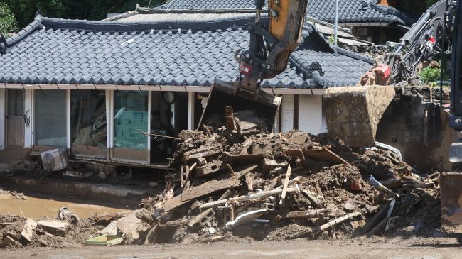 Kakao, Naver Join Relief Efforts in Flood-Hit Areas