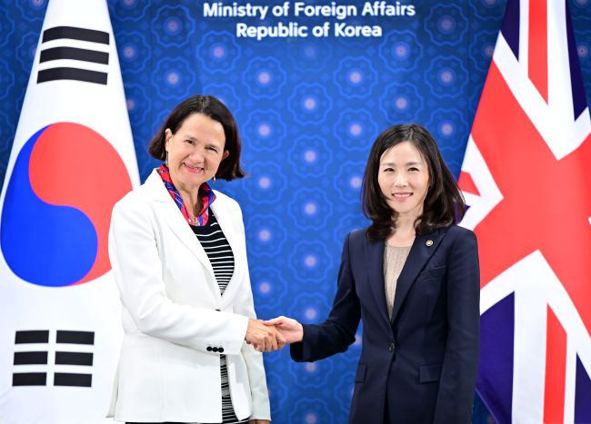 S. Korea, Britain Agree To Accelerate Talks o Upgrade FTA