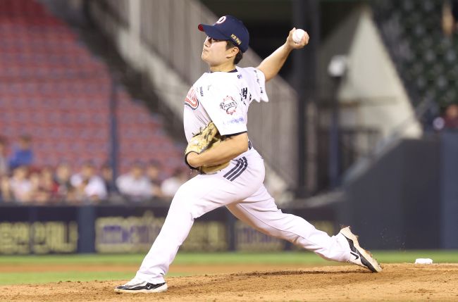 Bears Interim Manager Keeps Faith in Sophomore Closer Despite Rough Patch