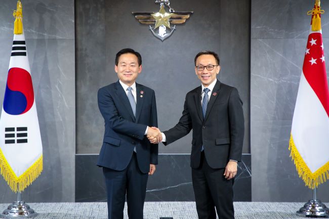 S. Korea, Singapore Discuss Defense, Arms Cooperation in Seoul