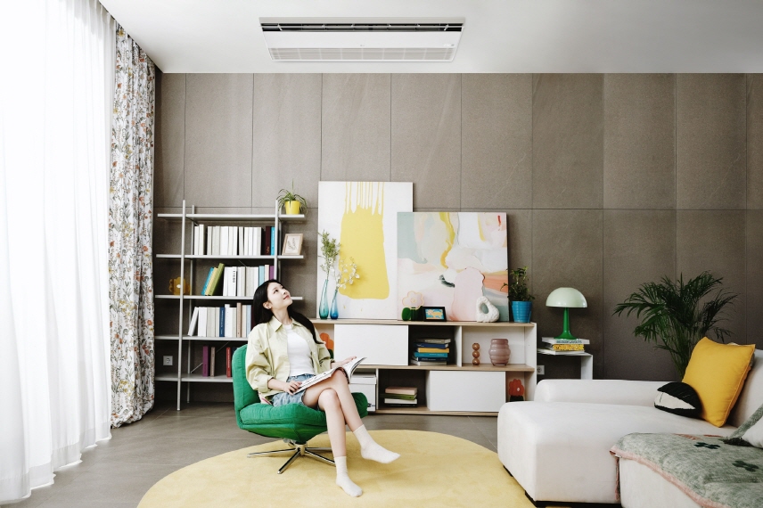 LG Electronics launched the 'Whisen AI System Air Conditioner' on June 2, equipped with a radar sensor to detect the position and movement of objects, along with enhanced AI capabilities. (Photo courtesy of LG Electronics)