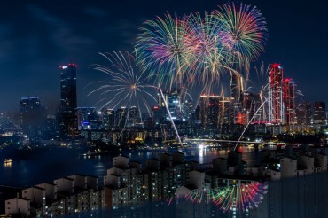 Seoul’s Fireworks Festival Fuels Bidding Wars for the Best View