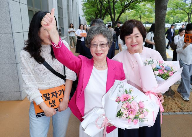 78-year-old Choi Mal-ja, who had been convicted 61 years ago for biting the tongue of a man who attempted to sexually assault her, was acquitted in a retrial. (Image courtesy of Yonhap)