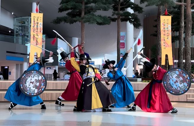 From Screen to Streets: How Netflix’s K-Pop Demon Hunters Sparked the “Saja Boys” Phenomenon