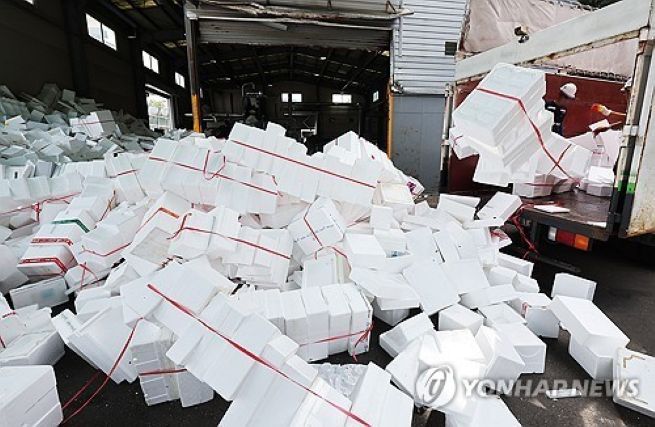 During holiday periods such as Chuseok, it is common for an enormous amount of waste to be generated.