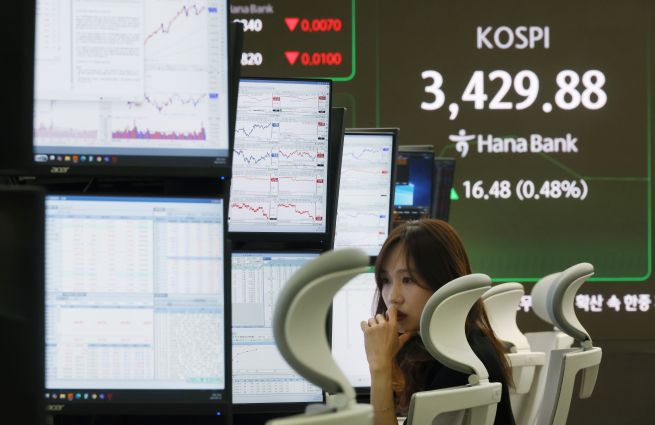 Fed Rate Cut Seen as Double-Edged Signal for South Korean Stocks