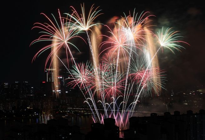 Hanwha’s Seoul International Fireworks Festival Draws 1 Million Spectators