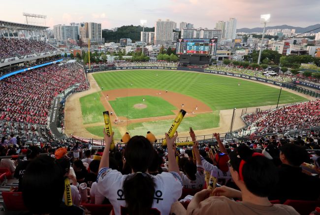 KBO Sets New Single-Season Attendance Record