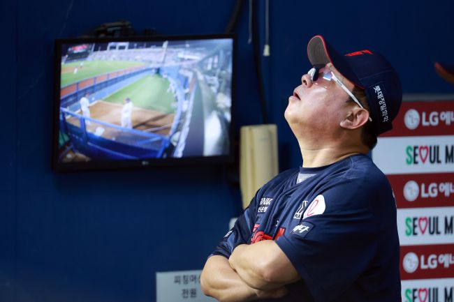 Manager For Slumping KBO Club Sorely Missing Veteran Presence