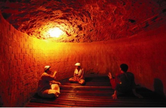 A jjimjilbang is a health facility centered on a low-temperature sauna, typically heated to around 50–90°C, that is intense, hot, and dry, traditionally using pine firewood to warm a round, stone-built dome kiln. (Photo provided by Gyeonggi Tourism Organization)