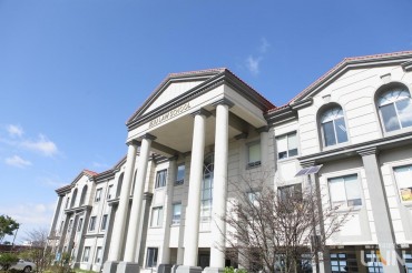 Elite Graduates Crowd Into Regional Law Schools as Competition Intensifies