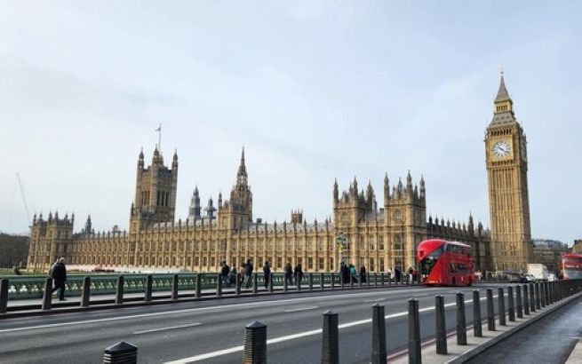 UK Parliament Adds Korean to Visitor Tour Guide Service