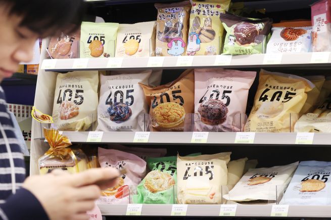 Retailers Go All-In on Private Brands, Expanding from Food to Fashion