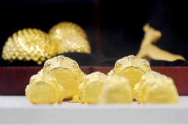 Gold ETFs Surge as Prices Hit Record Highs, Defying Market Logic