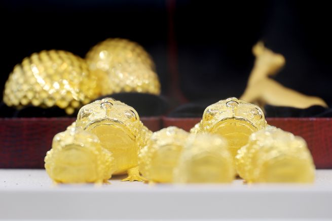 Gold ETFs Surge as Prices Hit Record Highs, Defying Market Logic