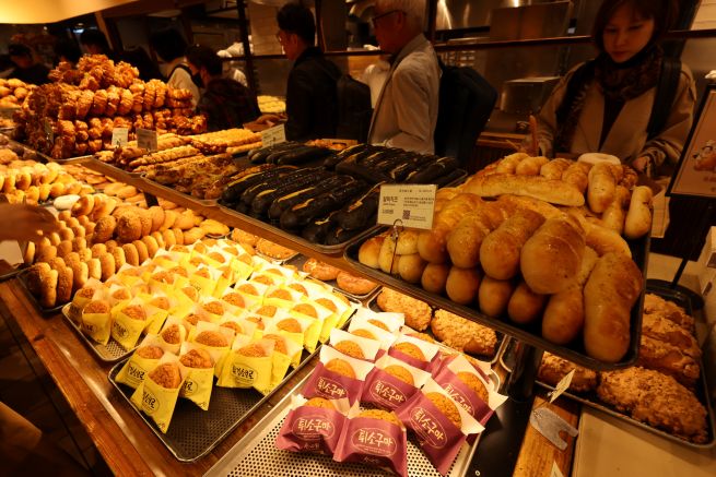 In South Korea’s ‘City of Bread,’ a Taxi Driver Builds a Rolling Bakery Tour