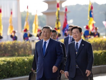 Lee, China’s Xi to Discuss Economic Ties, N. Korea at Summit Talks: Cheong Wa Dae
