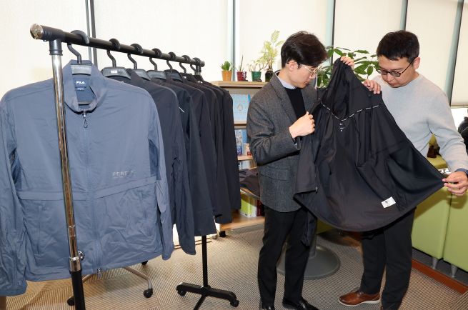 Consumer Watchdog Finds Water Repellency Weakens in Four of Eight Running Jackets