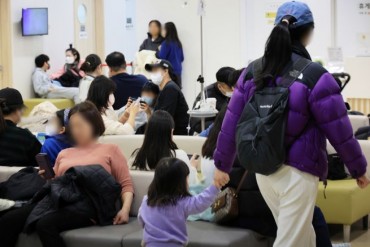 Pandemic Care Burden Pushed Mothers of Young Children Out of  Workforce, Study Finds