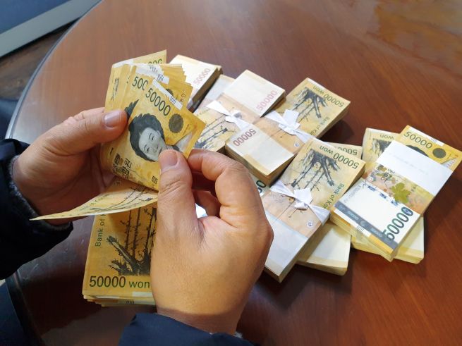 Stocks Emerge as Top Bet for Korea’s Wealthy as Their Ranks Continue to Grow Stocks Emerge as Top Bet for Korea’s Wealthy as Their Ranks Continue to Grow