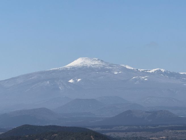 Hallasan Rainwater Needs Three Decades to Become Samdasoo, Researchers Say Hallasan Rainwater Needs Three Decades to Become Samdasoo, Researchers Say